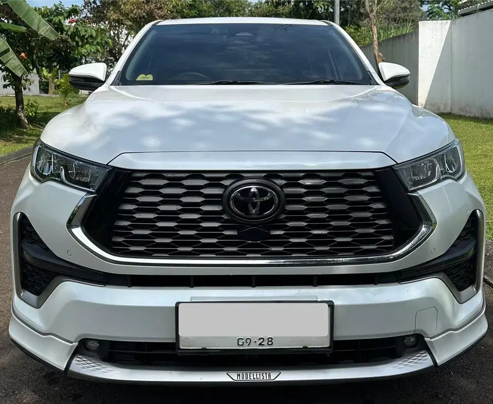 Toyota Kijang Innova zenix hybrid Q modelista TSS 2023