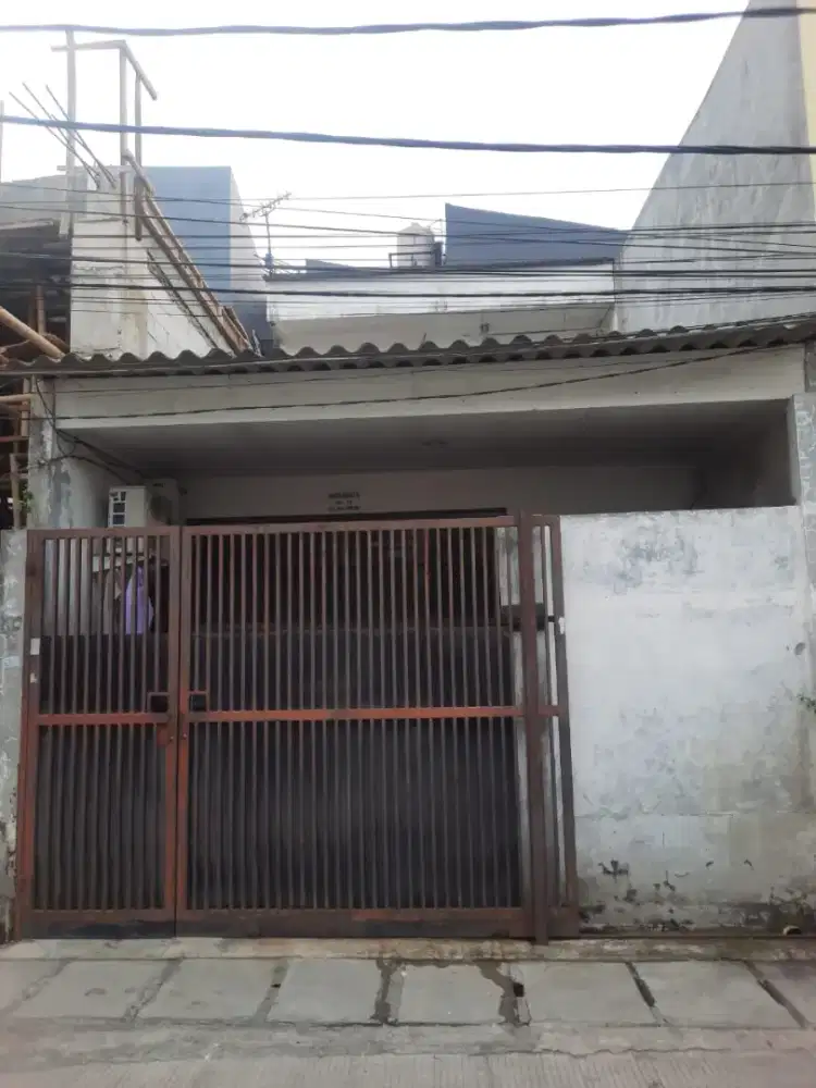 Disewakan Rumah Jakarta Barat Deket stasiun pesing