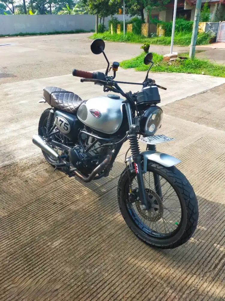 KAWASAKI W 175 SE ISTIMEWA