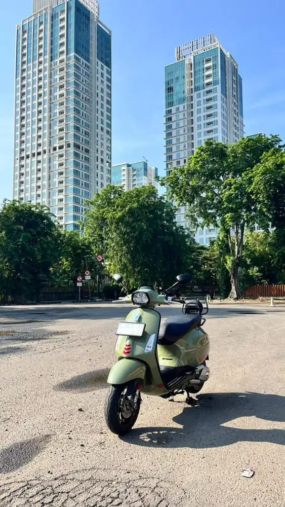 Low km 5rb !!! Vespa sprint s edition abs tahun 2023 km 5rb