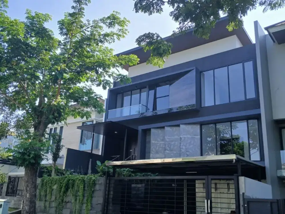 Rumah 3 Lantai Baru HGB di Citraland Minimalis Siap Huni