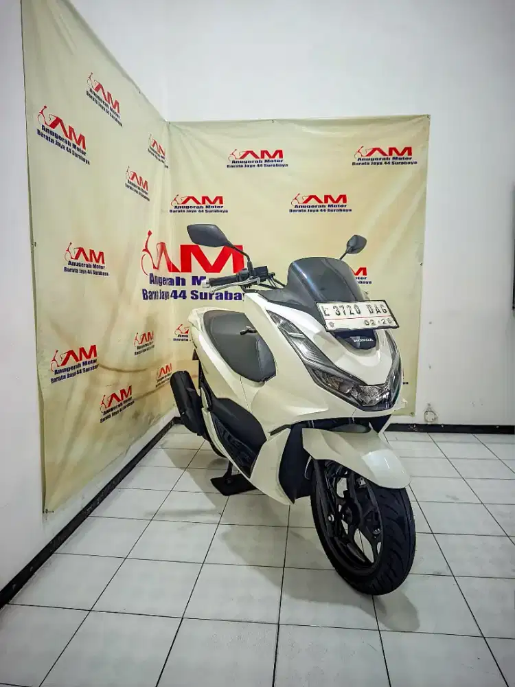 Km 800 Honda PCX 160 CBS Tahun 2023 warna putih glossy