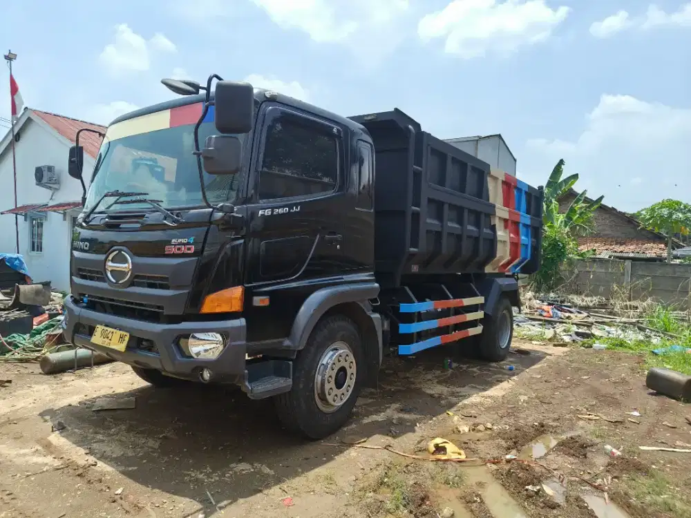 DUMPTRUK ENGKEL HINO 500 FG 260 JJ INDEX 15 TAHUN 2023