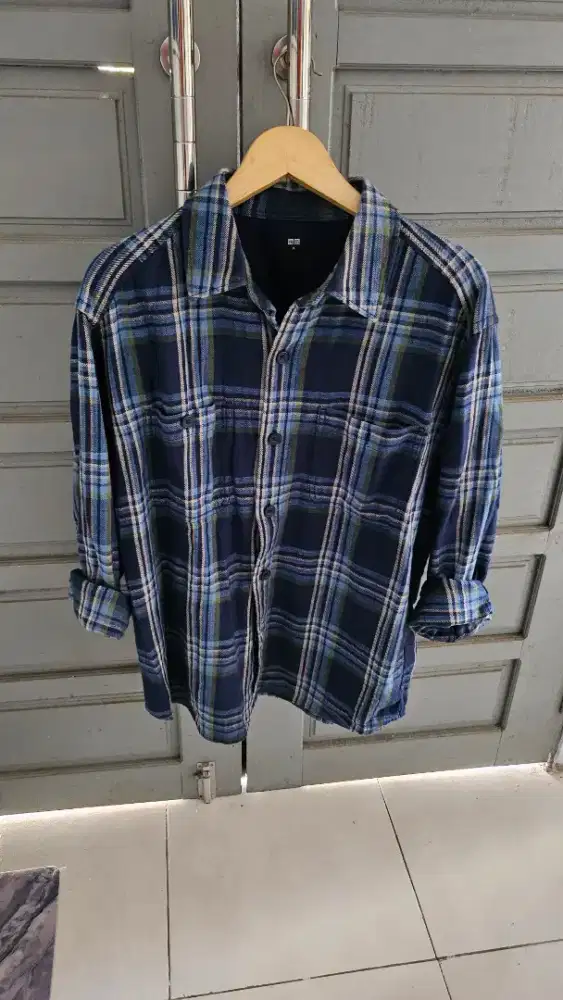 KEMEJA FLANNEL UNIQLO SIZE M