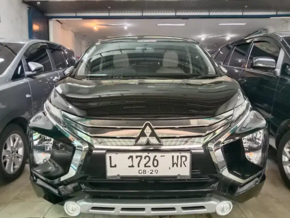 Xpander Ultimate Hitam