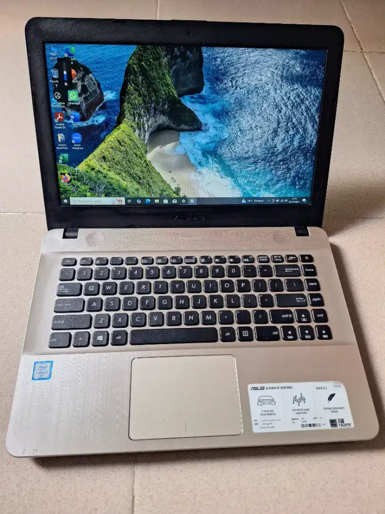 Bismillah dijual laptop asus core i3 ram 8g ssd 256gb mulus