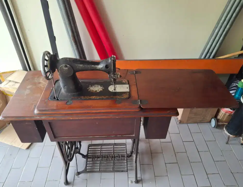 DIJUAL MESIN JAHIT SINGER LAWAS JADUL ANTIK APA ADANYA