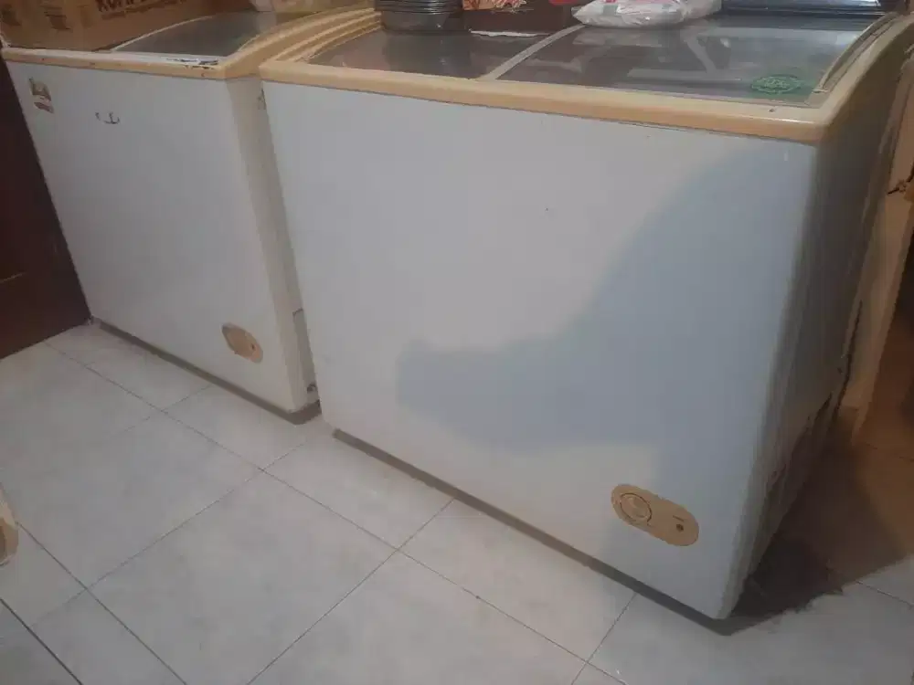 Chest Freezer Frigigate F-210 (SD)