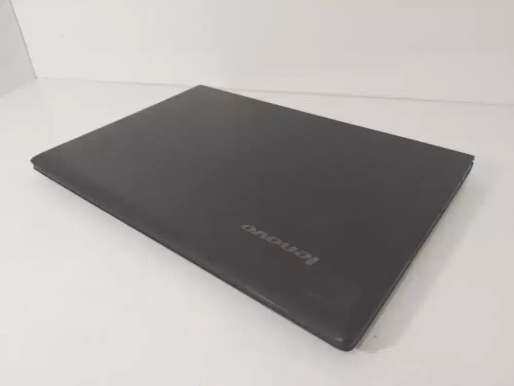 Lenovo - Core i3 Gen 5, Ram 8Gb, SSD