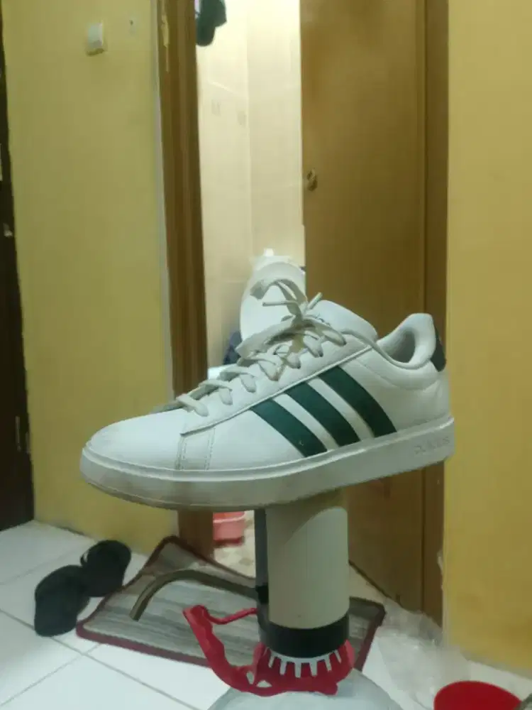 adidas Tennis uk 42