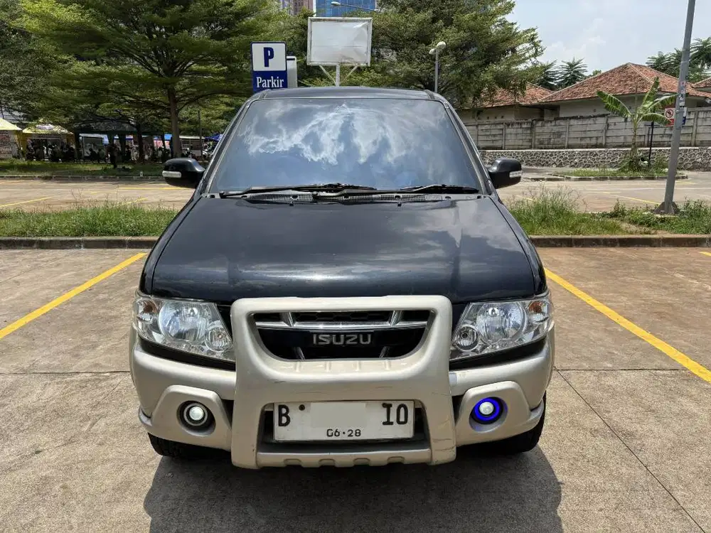 Isuzu Panther Touring