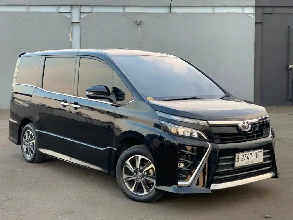 KM69rb Voxy 2.0 AT 2017