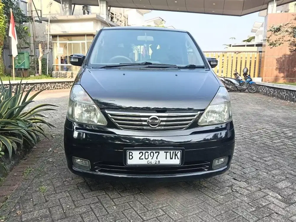 Nissan Serena Hws Th 2011 a/t Hitam Metalik Terawat DP 5 Jt