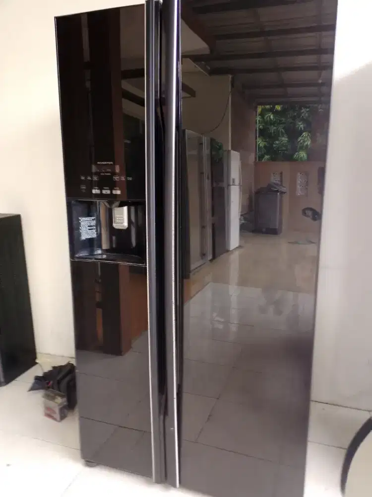 Kulkas side by side temperglas inverter