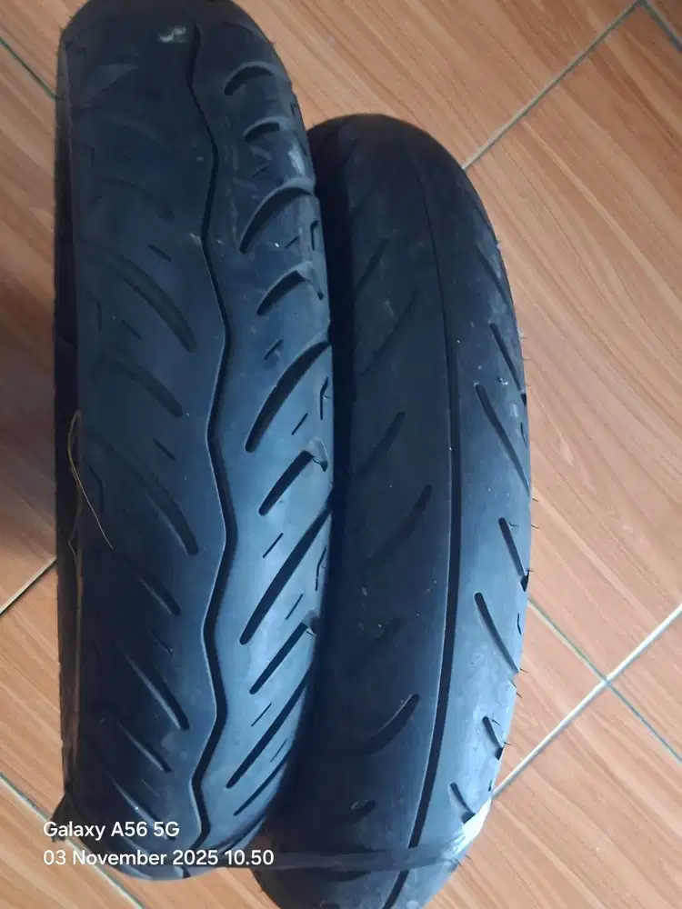 Di jual aj ban baru dan veleg ori genio 2024 kondisi ban masih 95%