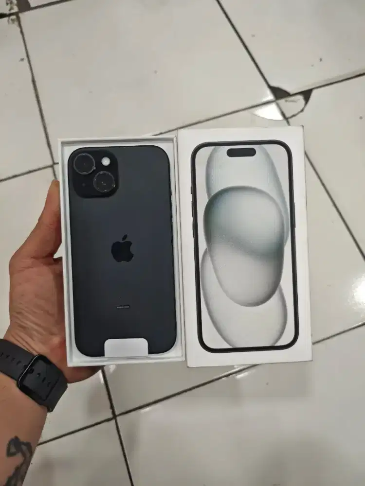 iphone 15 128 ibox like new baru aktif kemaren tgl 2 bulan 11