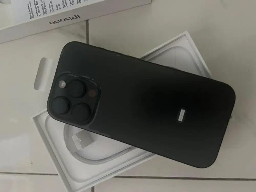 Di jual iphone 16 pro 512GG