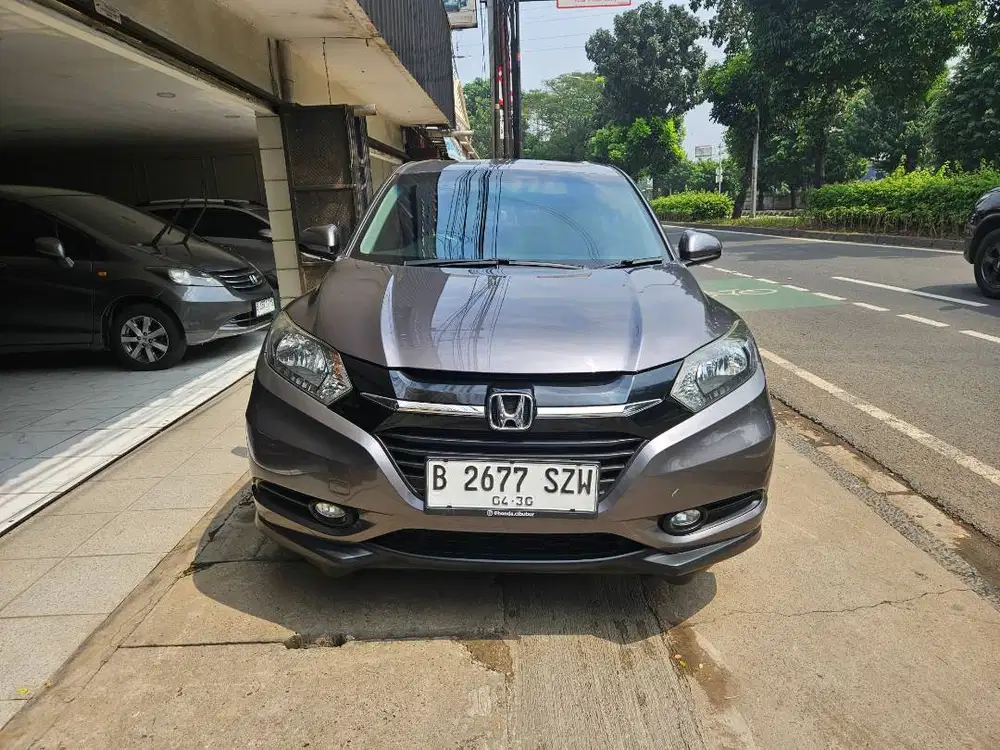 Honda HRV 1.5 E Tahun 2018 Abu-abu AT