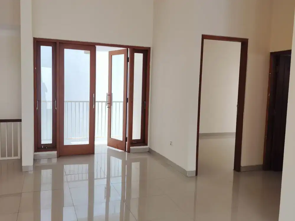 Rumàh 2 lantài lebar 16m siap huni amàn dan Jalan lebar