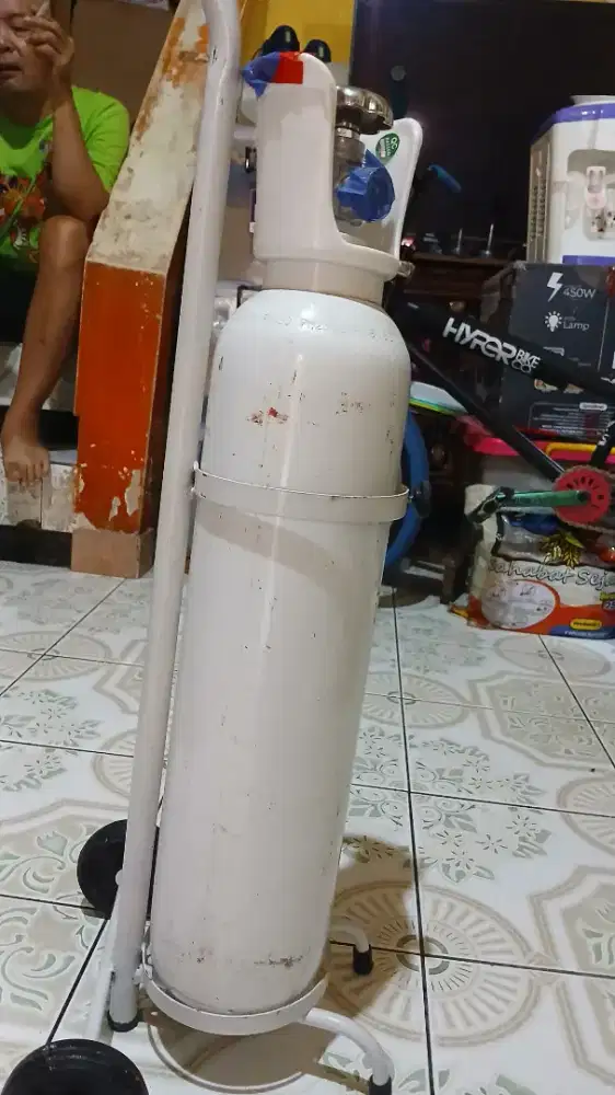 Tabung oksigen bekas isi regulqyor baru di pake 2 minggu