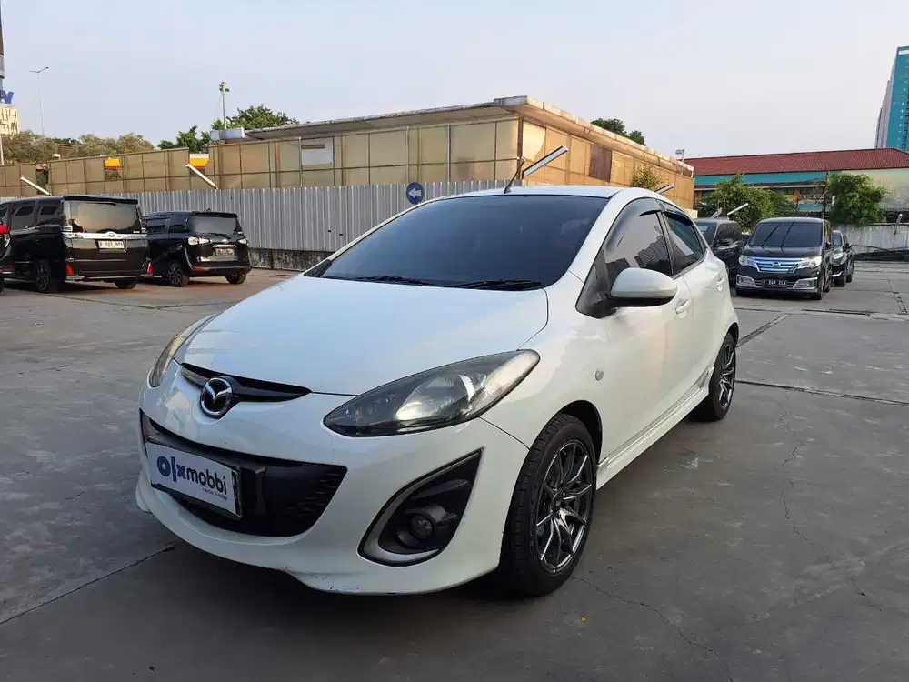 DP MURAH - Mazda 2 1.5 R Bensin-MT 2012