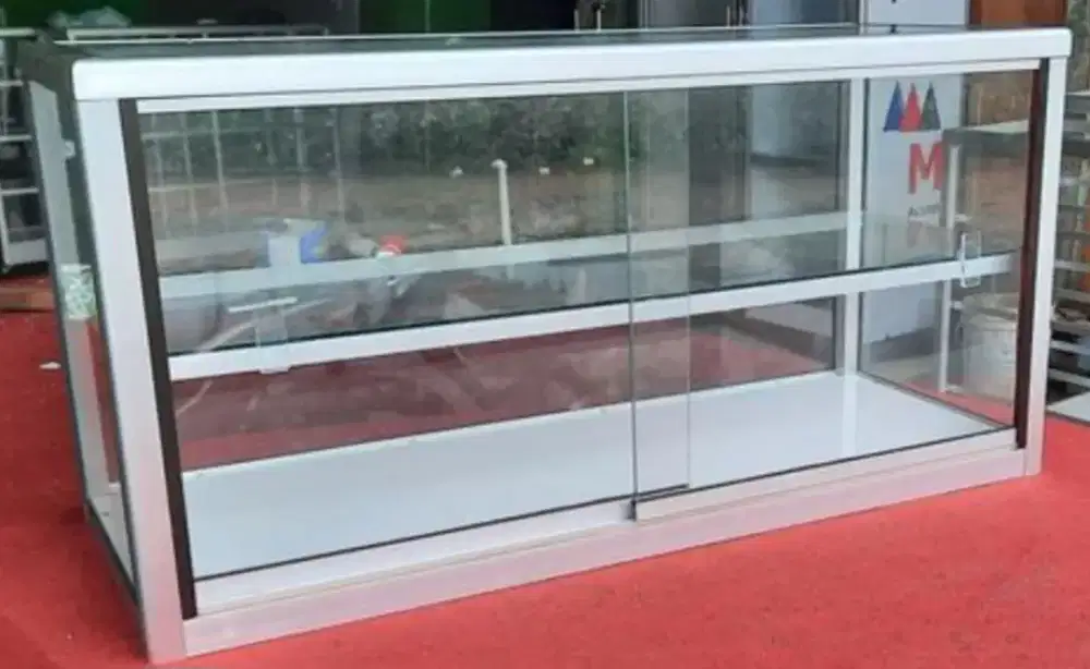 Etalase pecel lele,Nasi uduk dan lainnya