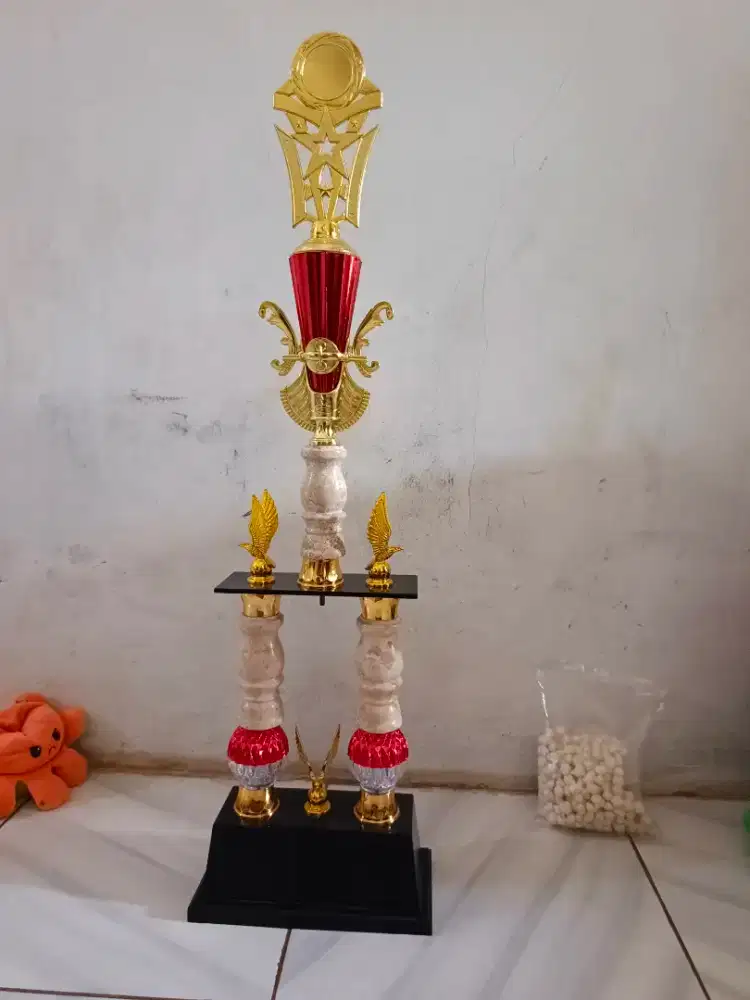 Jual Piala KAKI 2 tinggi 90 cm