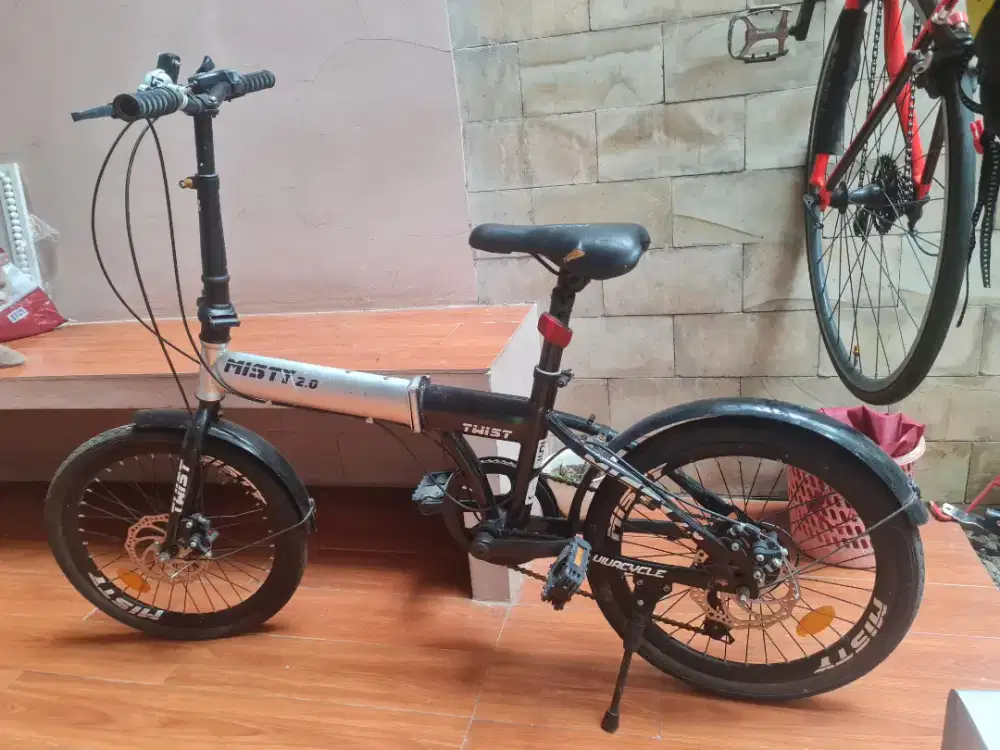Sepeda Lipat merk  Misty 2.0