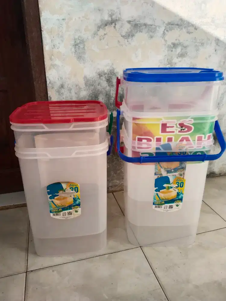 Box/tempat/toples es