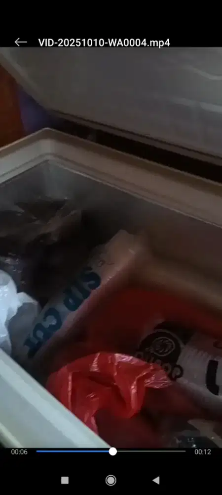 1 unit frezzer 220 liter di jual cepat 750k nego tipis