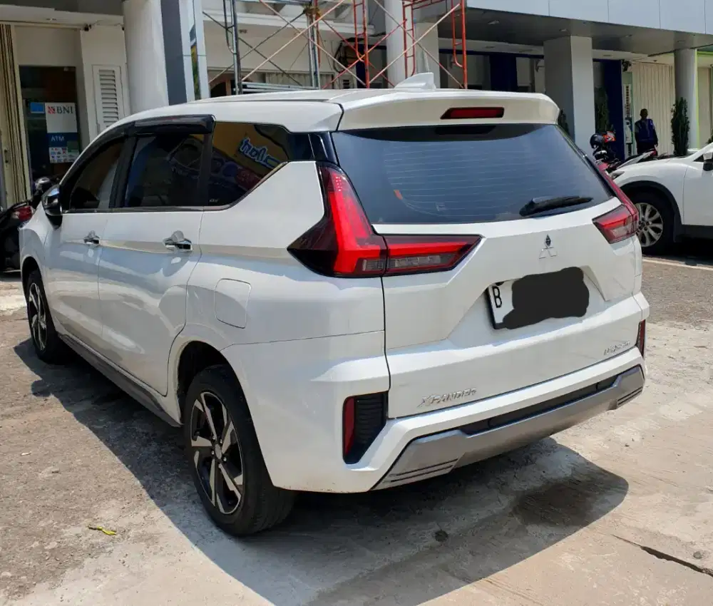 Like new! Mitsubishi xpander ultimate AT 2022