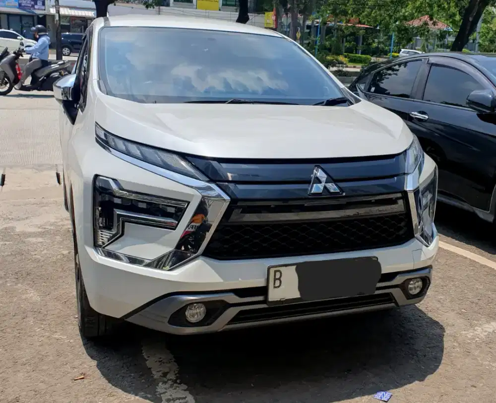 Like new! Mitsubishi xpander ultimate AT 2022