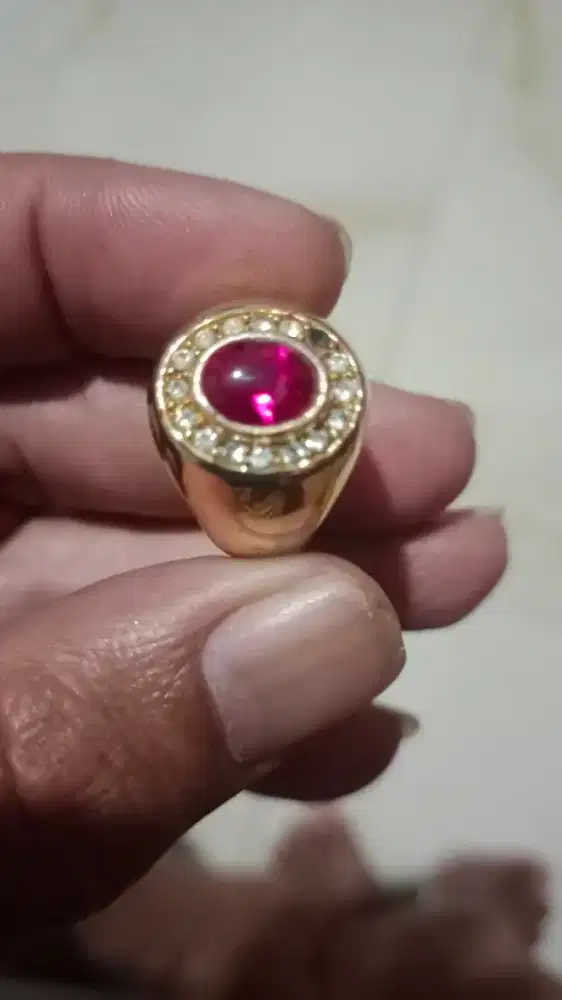 Batu ruby lawas/tua