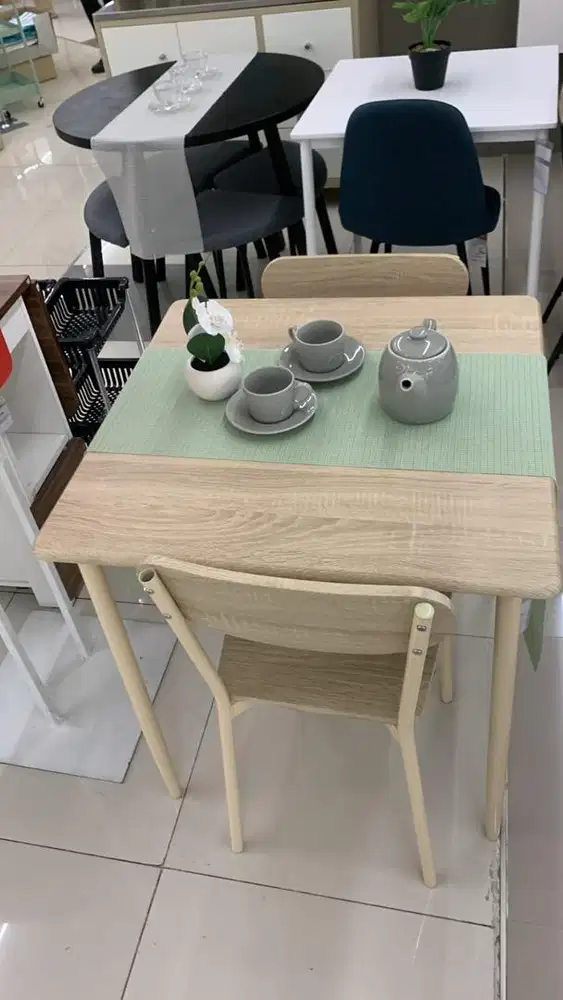 MEJA MAKAN SET LAMIRA