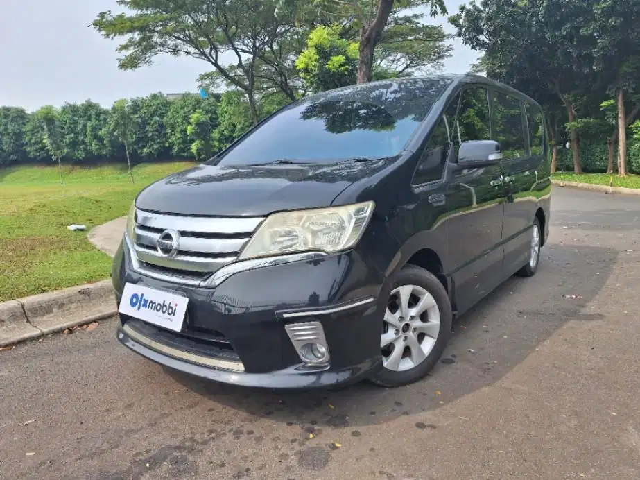 LOW DP Nissan Serena 2.0 Highway Star Bensin-AT 2013 SBQ