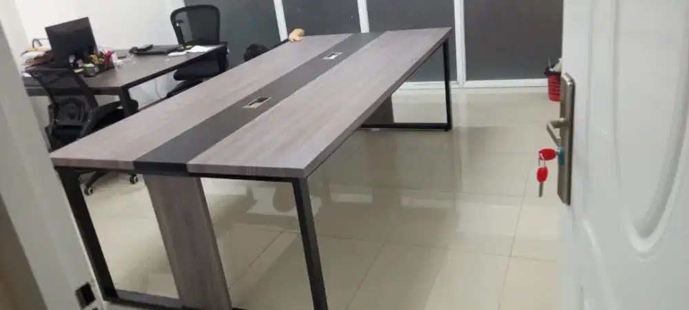 meja meeting minimalis