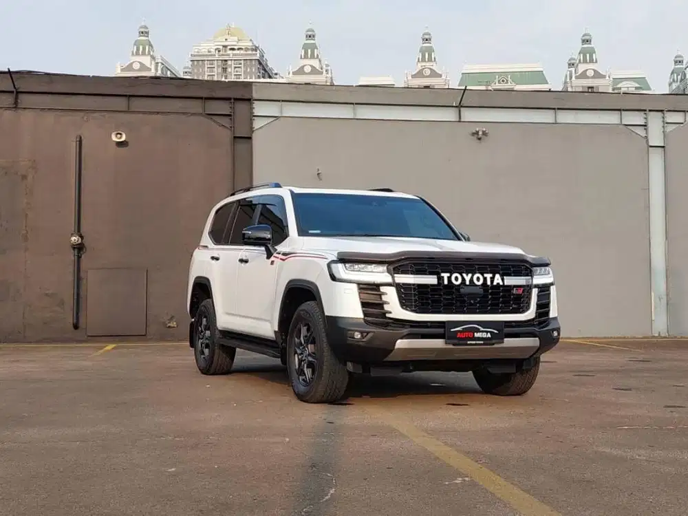 Toyota Land Cruiser 300 LC 300 GR-Sport 2024 White On Black