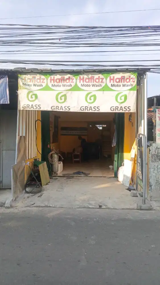 Operator Cuci Motor Tanpa Sentuh