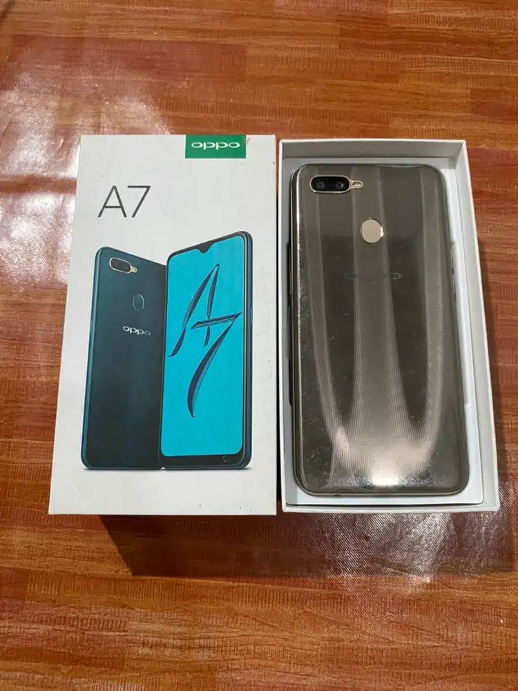 OPPO A7 4/64 WARNA EMAS
