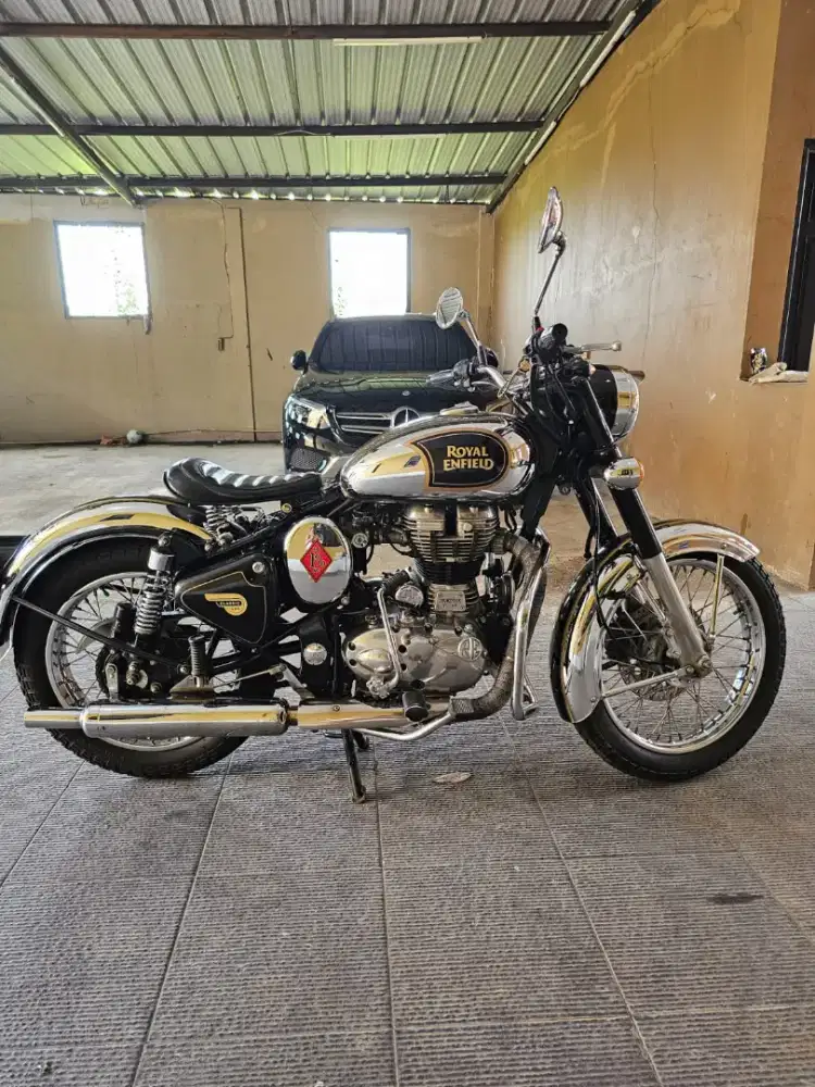 Royal Enfield classic 500 black crome