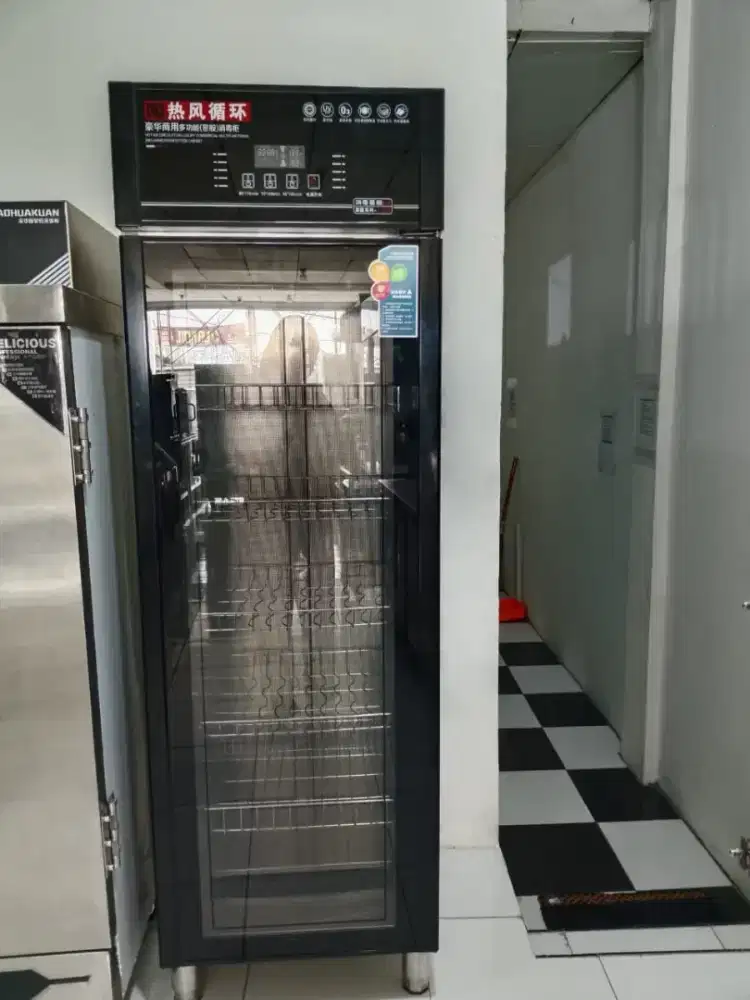 Kabinet sterilisasi/pengering listrik