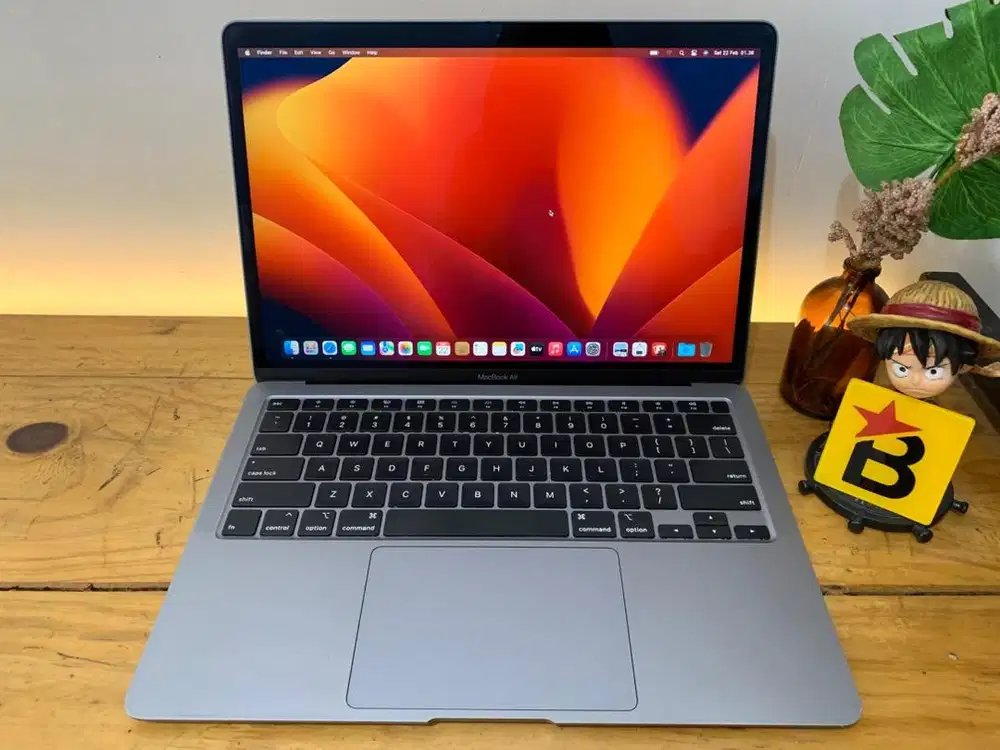 Macbook Air Retina 2020 RAM 8 / 128 TouchID Elegant Good Condition