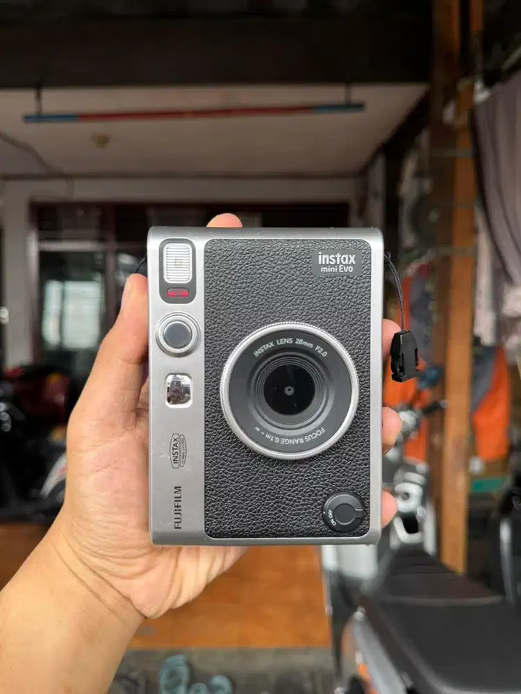 Dijual Kamera Polaroid Instax mini Evo