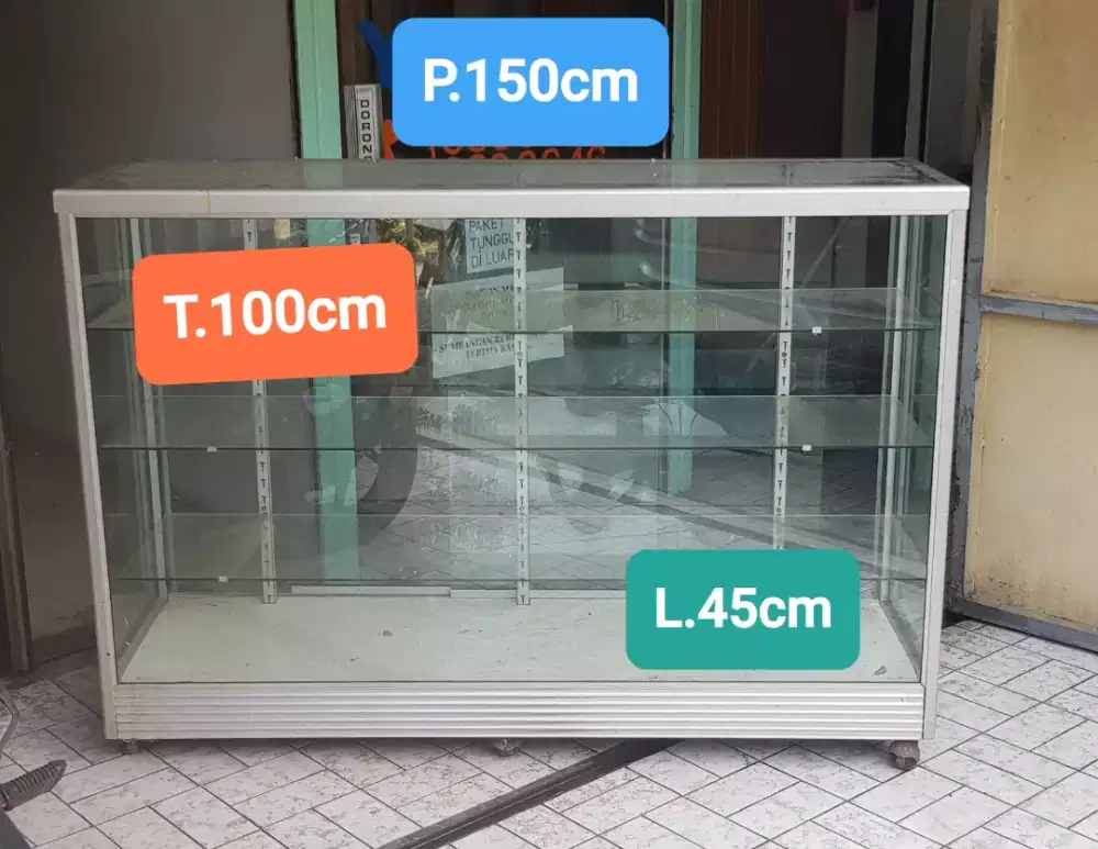 Lemari pajang etalase kaca aluminum