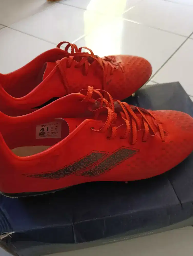 Mils Triton 1,2 merah(size 41)