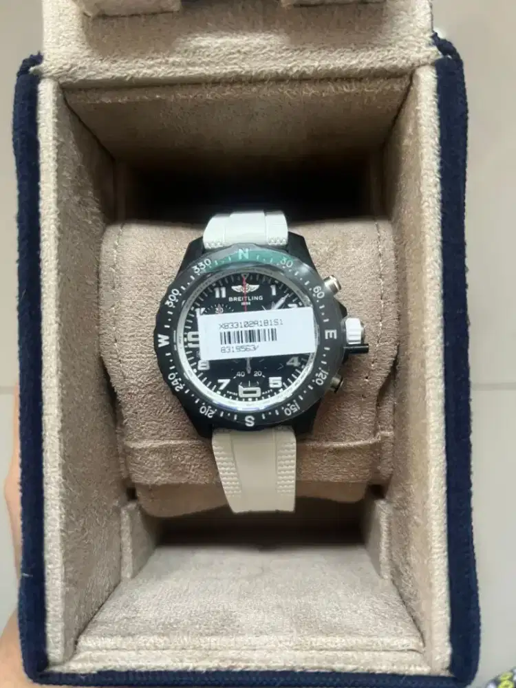 Jam tangan Breitling endurance pro by air asia ( women)