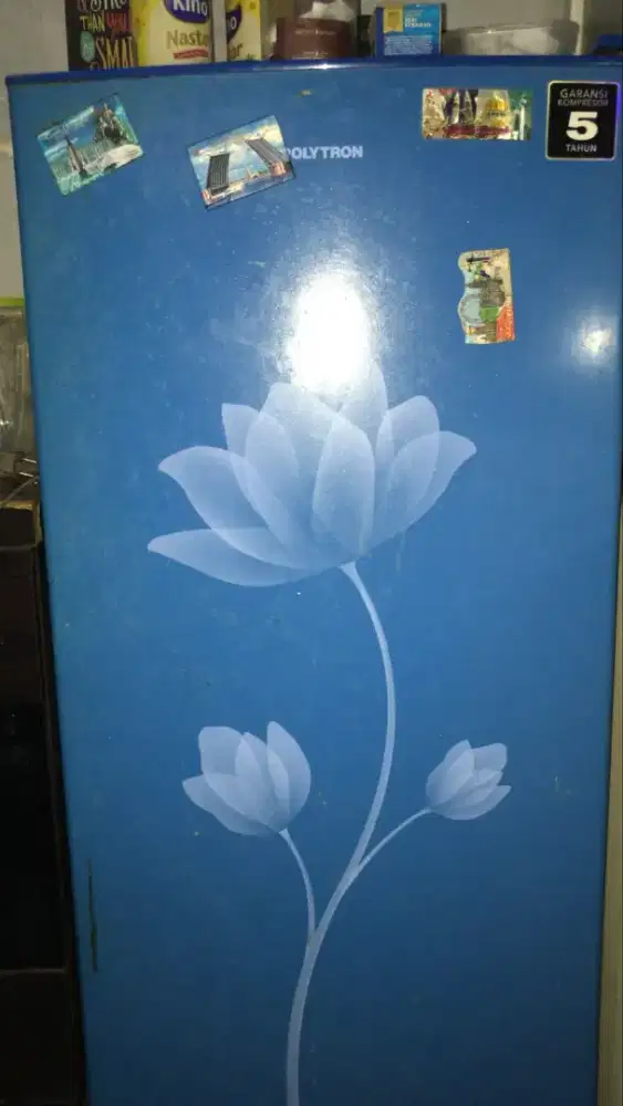 Kulkas bekas polytron