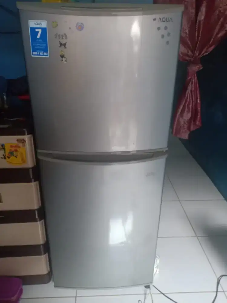 Kulkas aqua 2 pintu