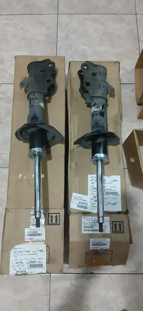 Shockbreker Toyota Rush Copotan Ori