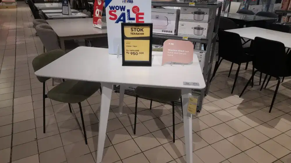 Meja makan minimalis